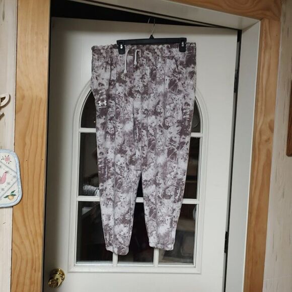 Under Armour Gray White Jogger Pants Size Women's XL - Picture 1 of 2